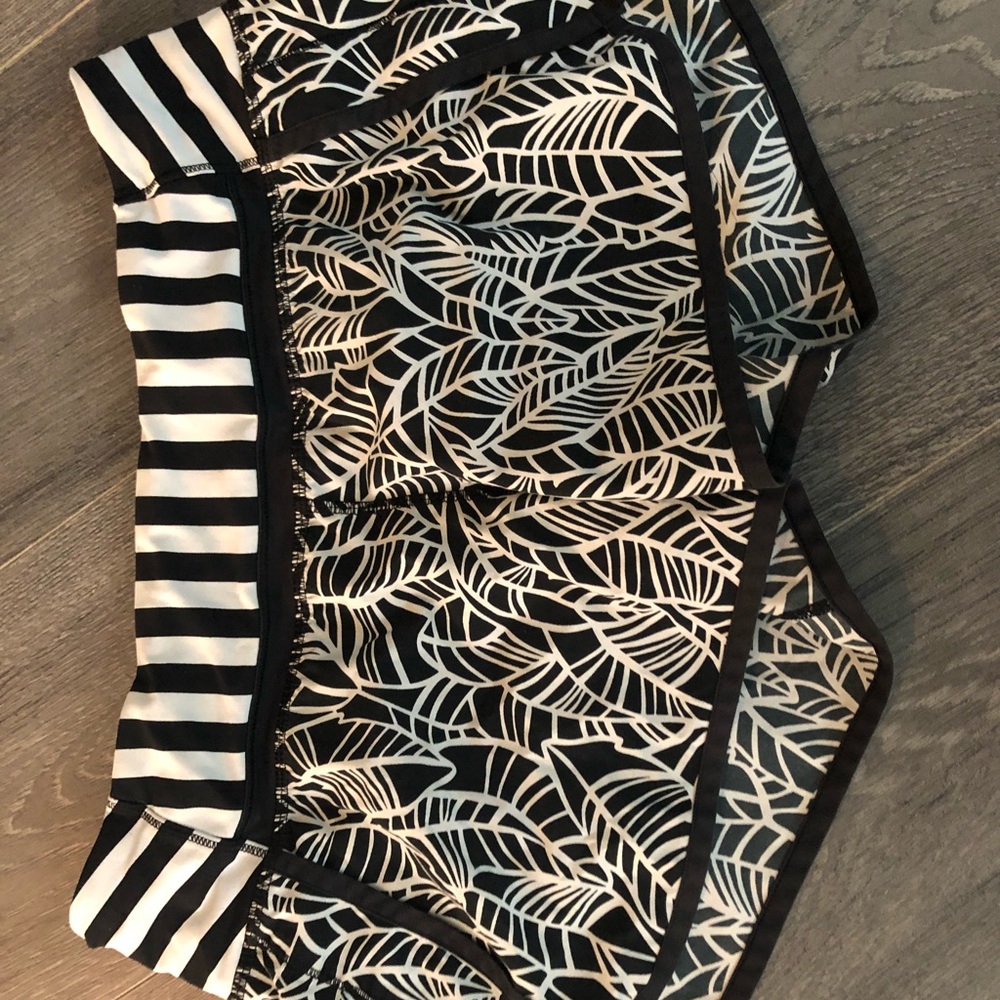 Lululemon Athletica Run Times Short || 8